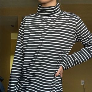 Yesstyle Striped Longsleeve